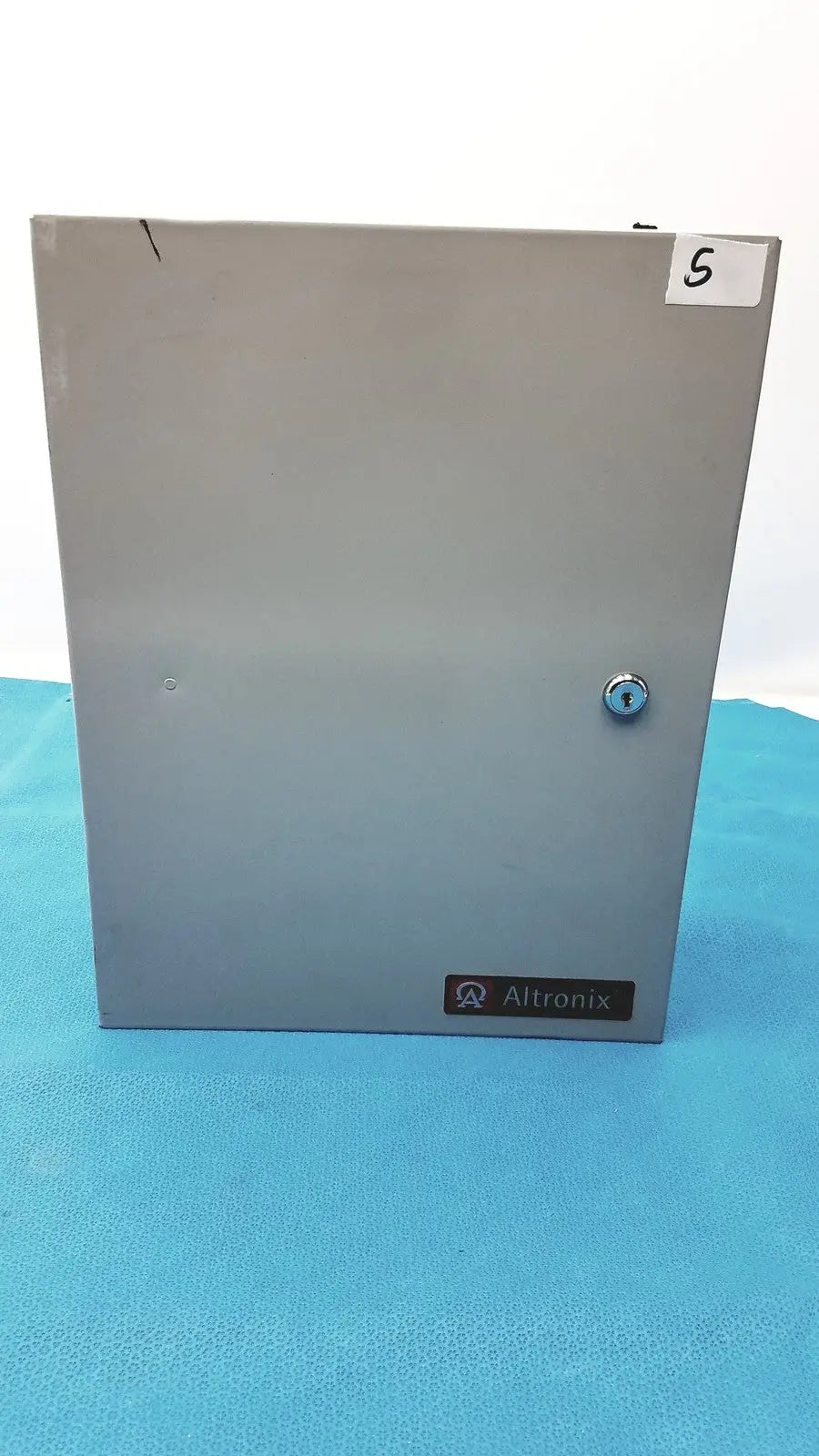 Altronix SMP5CTX Power Supply/Charger - 12VDC or 24VDC - No key
