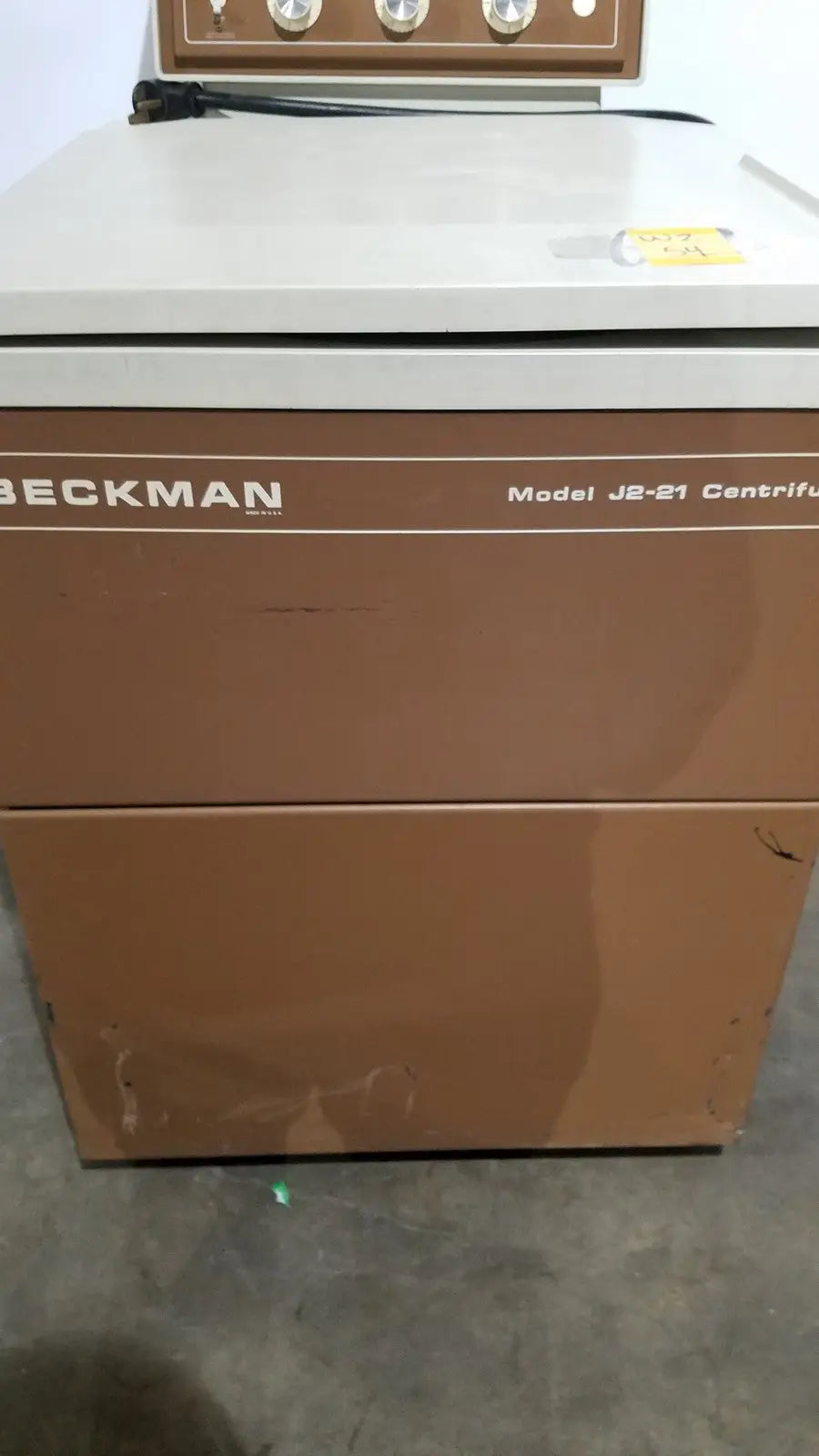 Beckman J2-21 Refrigerated Centriifuge