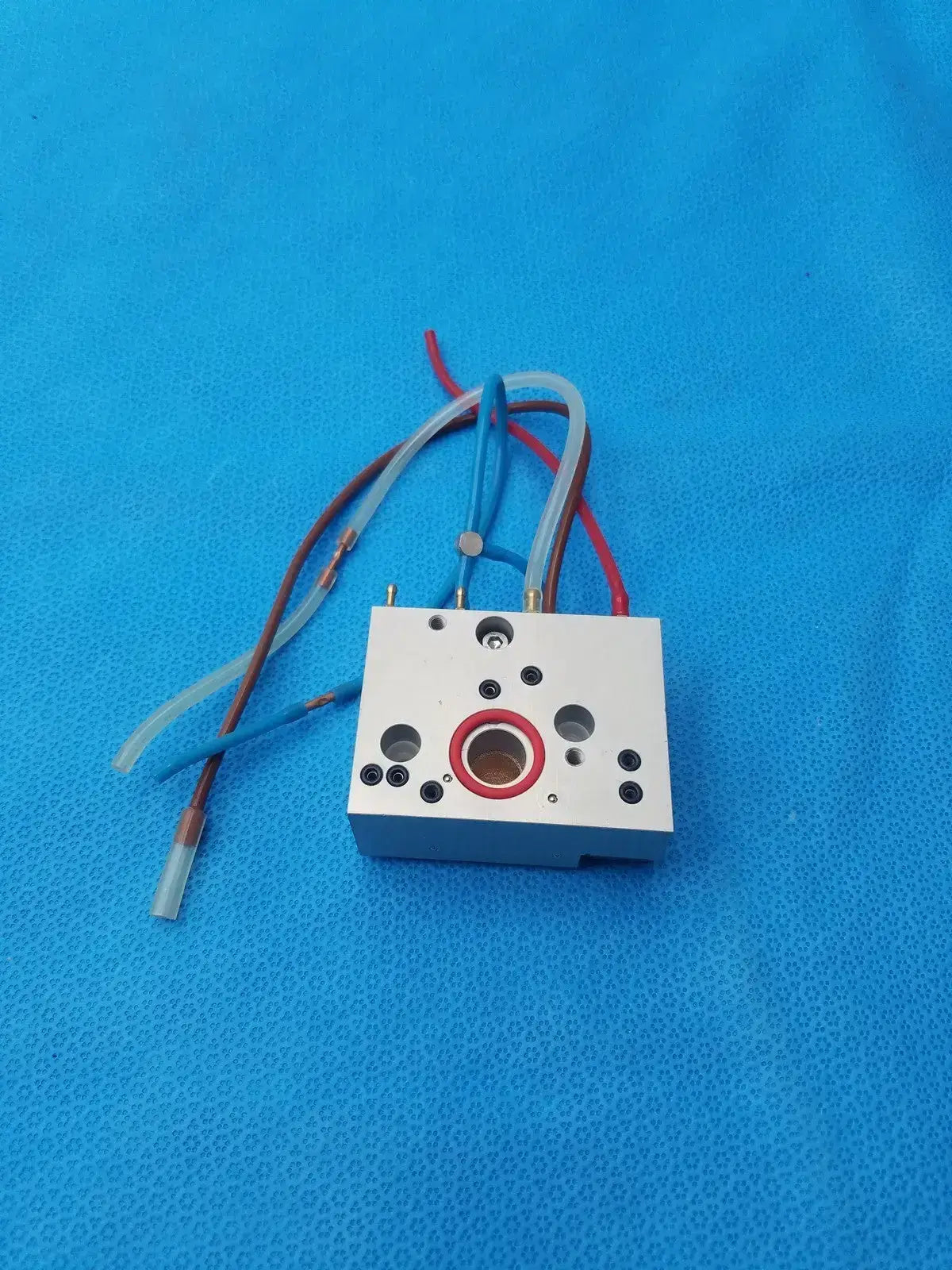 Hydraulic Manifold Silver With 4 Pipes/Cable