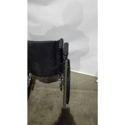 Invacare 9000 XT Manual Wheelchair Folding Heavy Duty Mobility Medical Chair