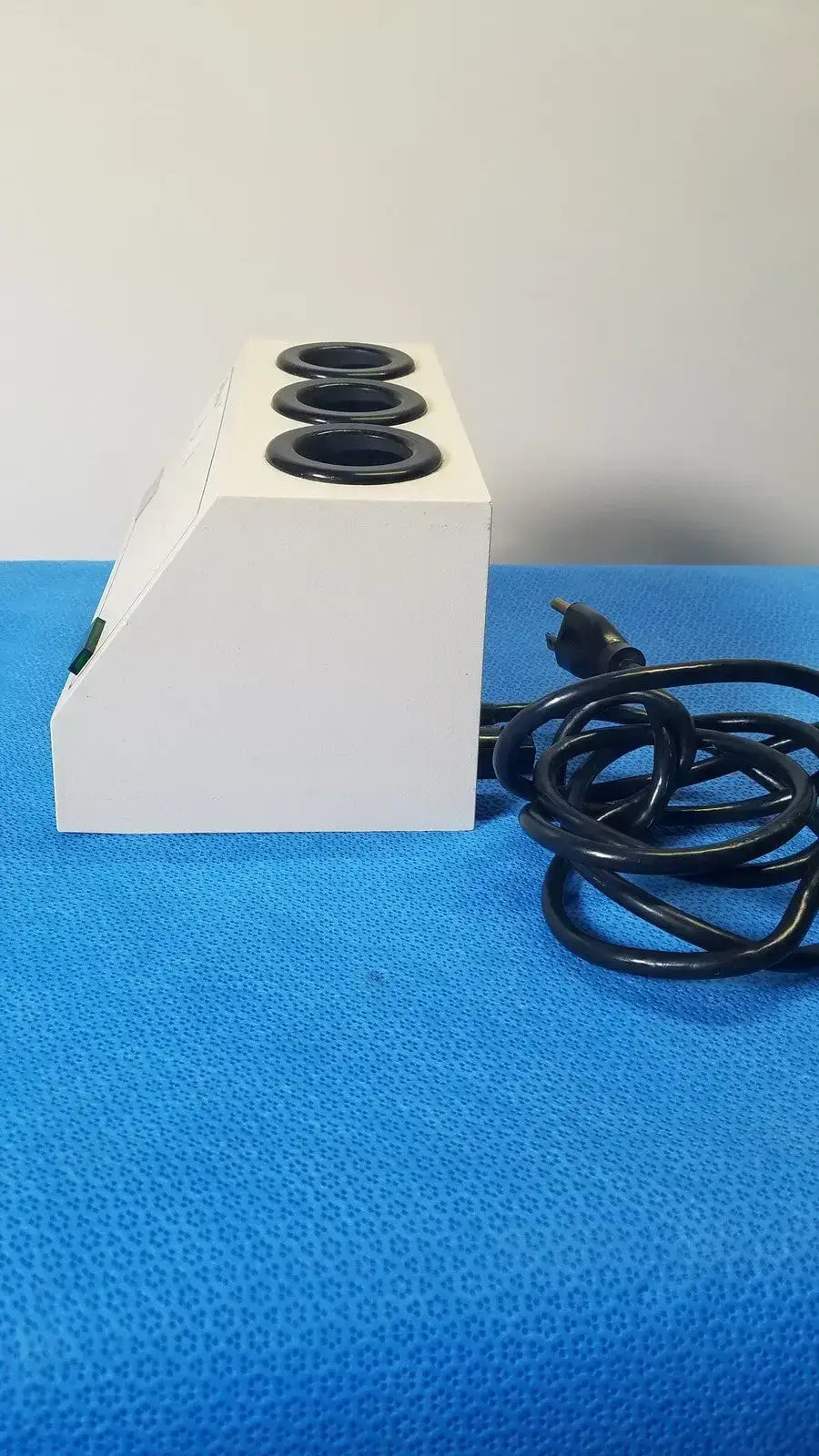Lombart Instrument Three-Well Desk Charger