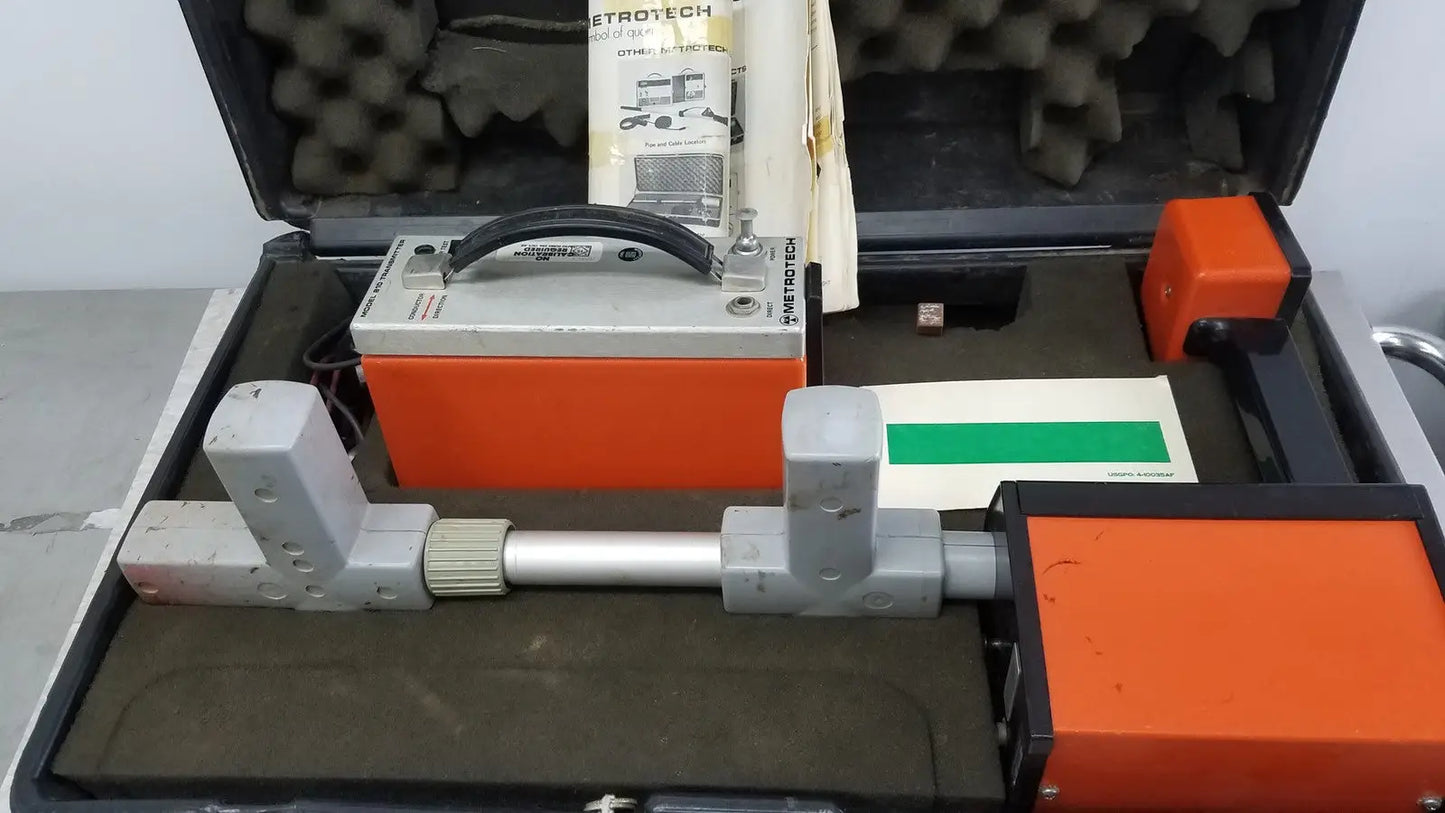 Metrotech Model 810 Transmitter & Line Tracer