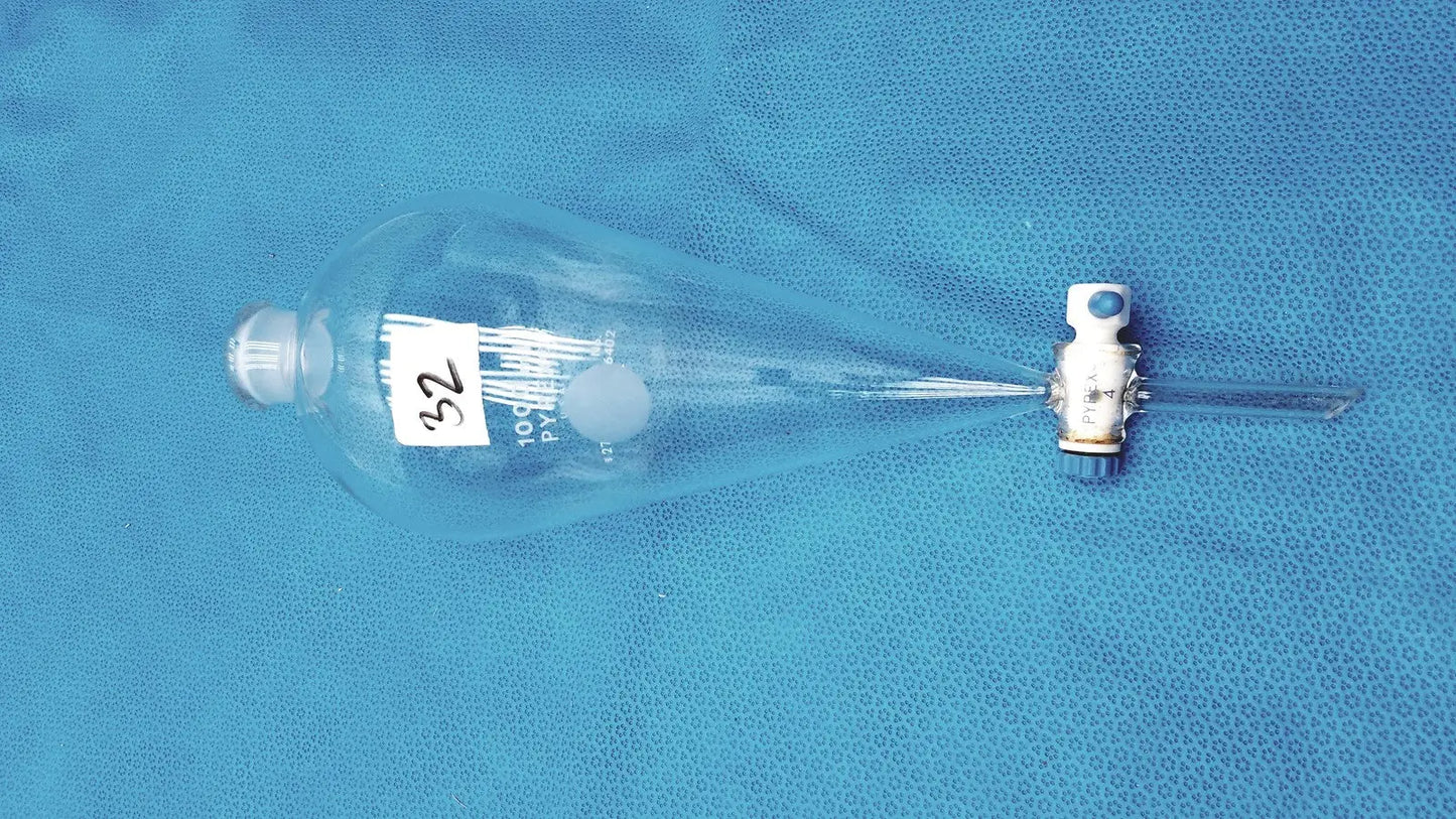 Pyrex 1000 mL Glass Separatory Funnel with Stopper – Borosilicate