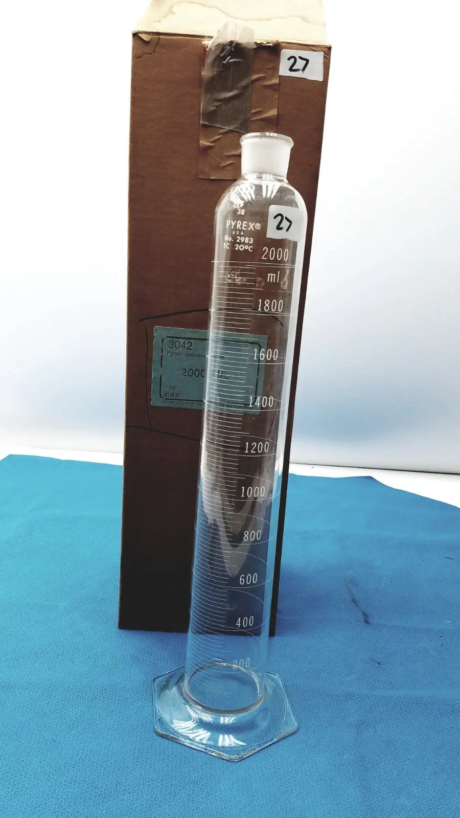 PYREX 2000mL Graduated Cylinder – Borosilicate Glass, Lab Measuring Tool