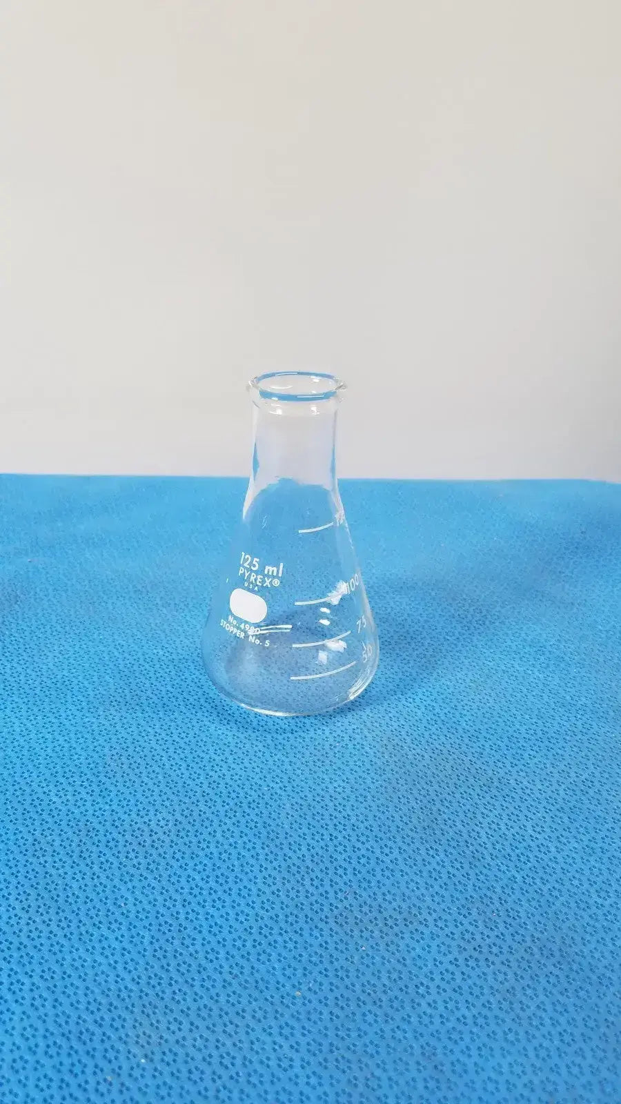 PYREX Erlenmeyer Flask 125 mL Glass Narrow Mouth Plain