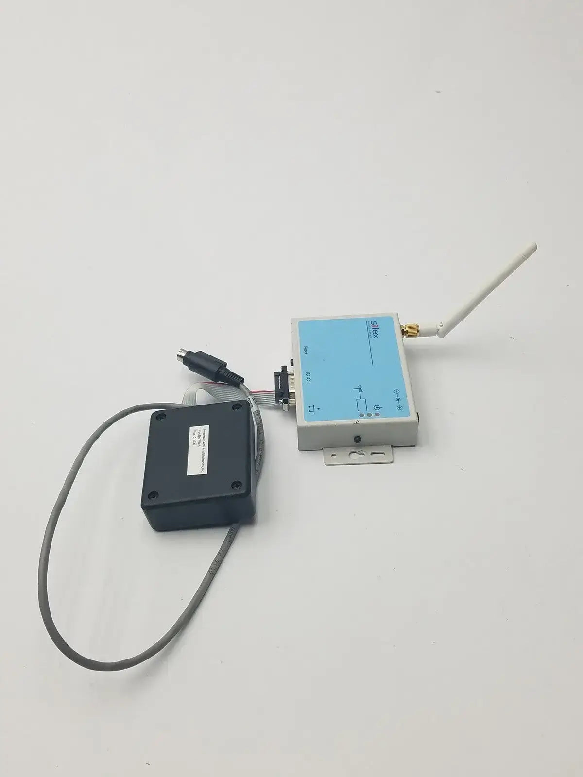 Silex Technologies- SX-500 Serial Server With Adapter - Device