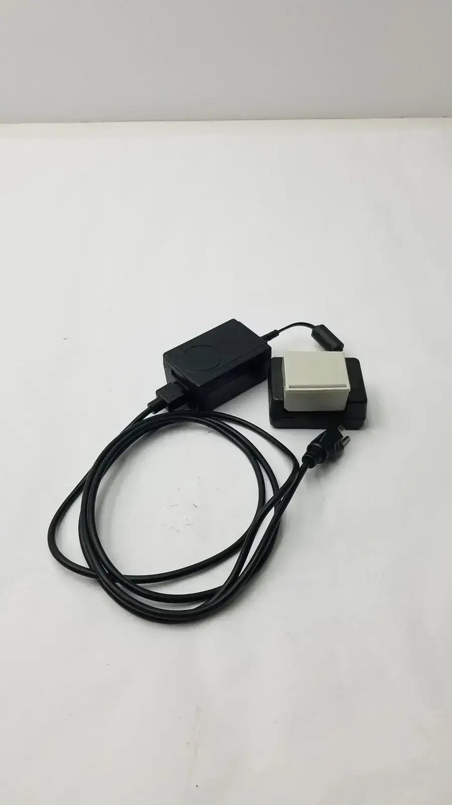 Verathon BladderScan BVI 3000 Battery 0400-0039 & Charger 0400-0036 - Medical Equipment Accessory