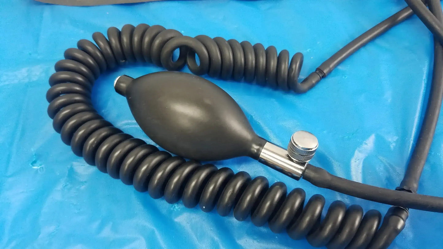 Welch Allyn Blood Pressure Cuff Adult 11 BP Inflation Bulb With Air Valve & Tube