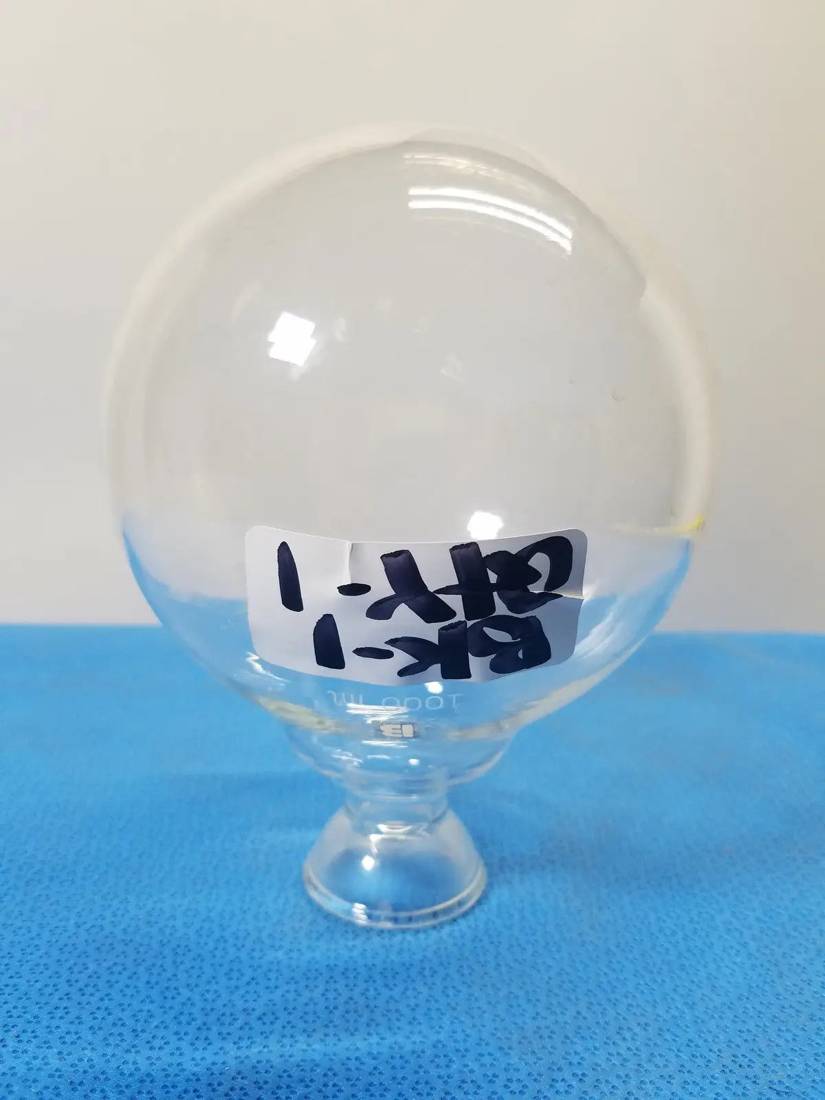 1000 mL Round Bottom Glass Flask – Single Neck Borosilicate Laboratory Vessel
