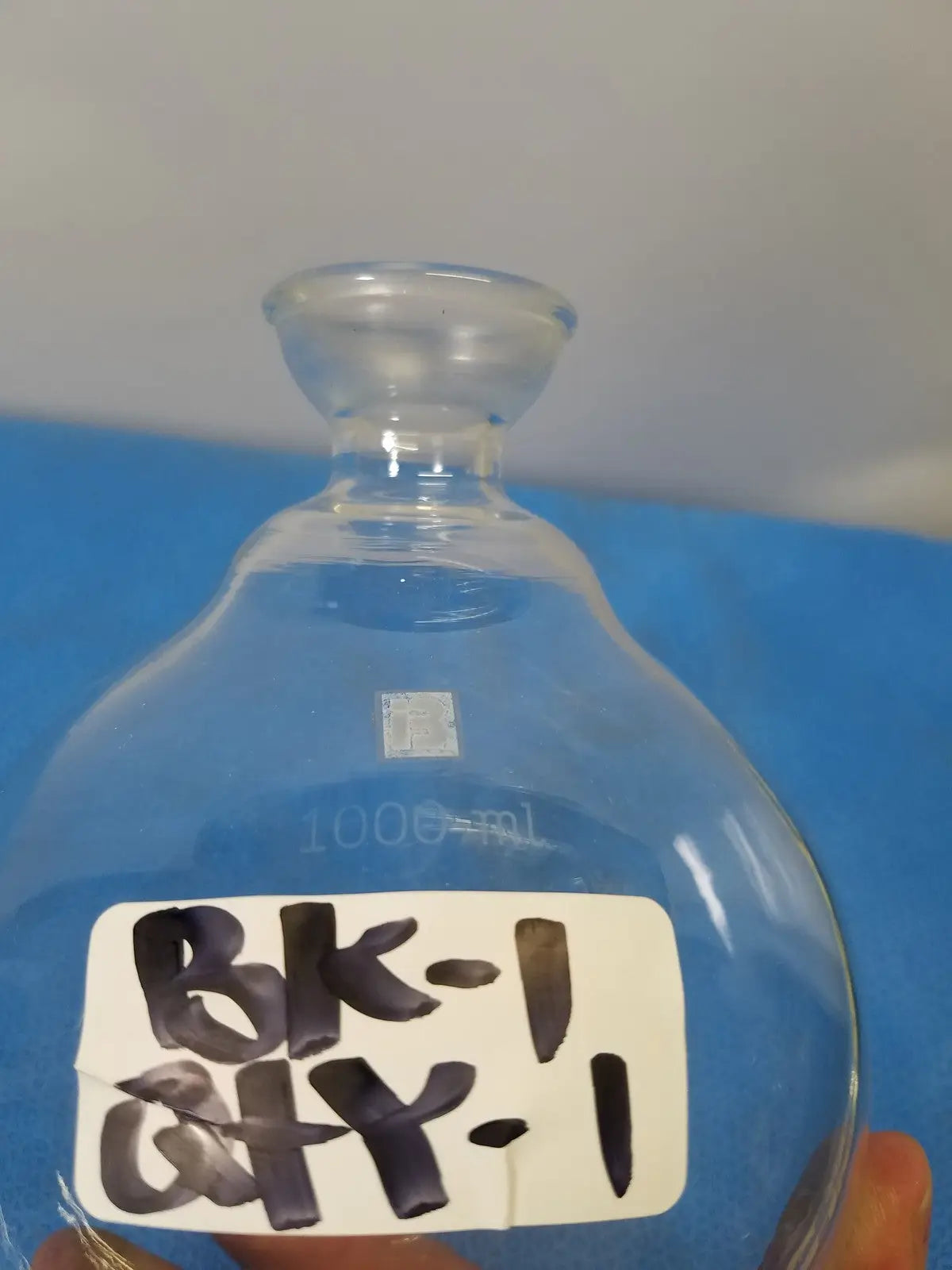 1000 mL Round Bottom Glass Flask – Single Neck Borosilicate Laboratory Vessel