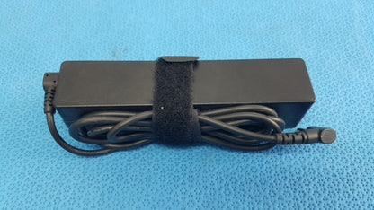 Fujitsu AC Adapter Power Supply 19V 3.16A - CP500575-01 FMV-AC327A