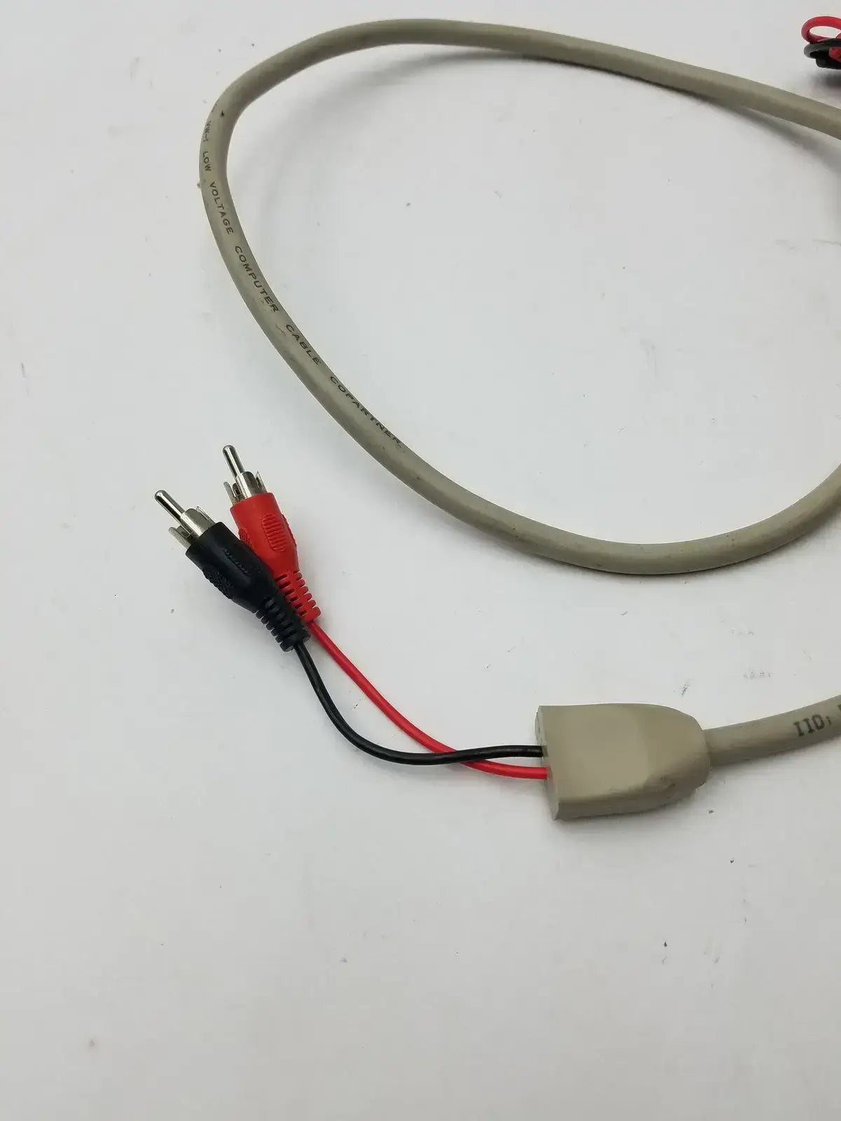 110 BK A8/ RD AS FC044 2 Sided Black and Red Cable