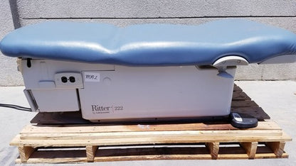 Midmark Ritter 222-016 Barrier Free Power Examination Chair With Foot Switch