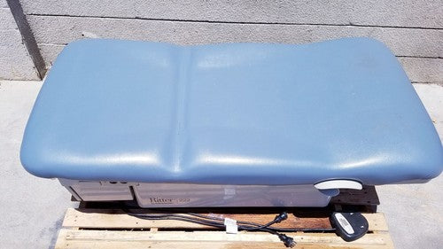 Midmark Ritter 222-016 Barrier Free Power Examination Chair With Foot Switch