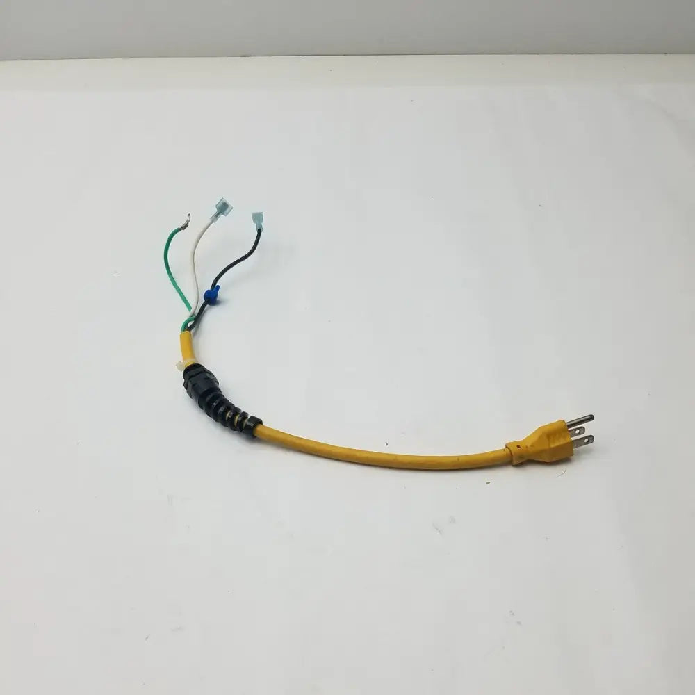 130201 120V CORD GRIP 16/3 28’’ YEL TENNANT V-WD-15 V-WVD-57 WET/DRY VAC - Power Cord Assembly