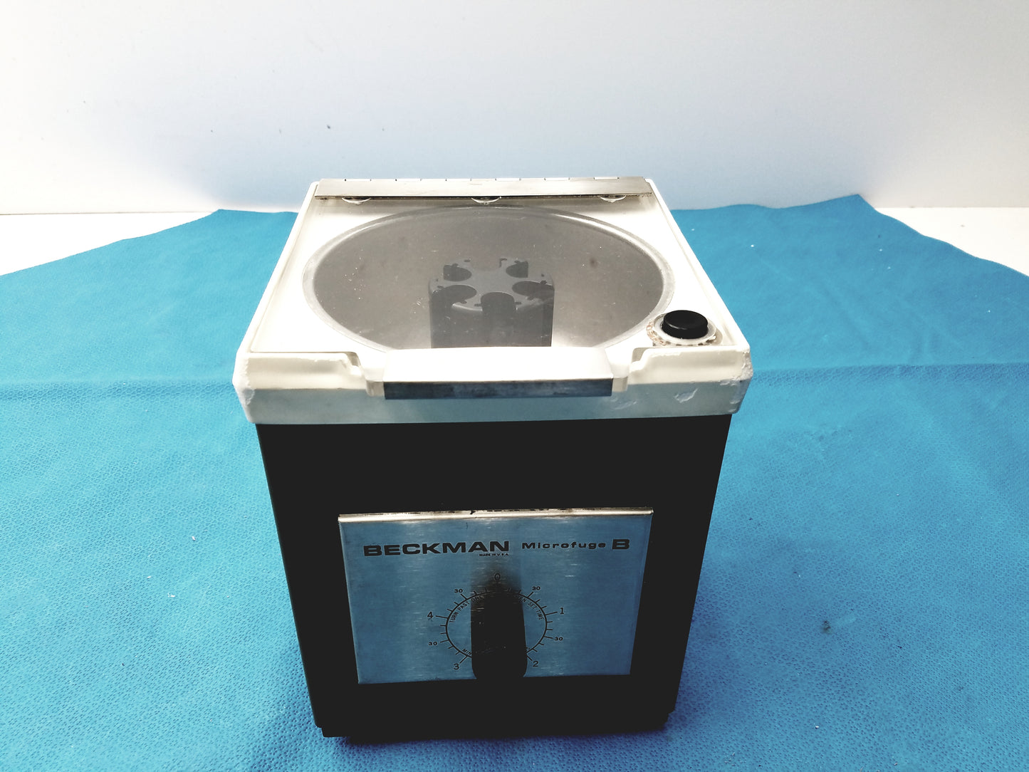 Beckman Microfuge B Laboratory Centrifuge 338720