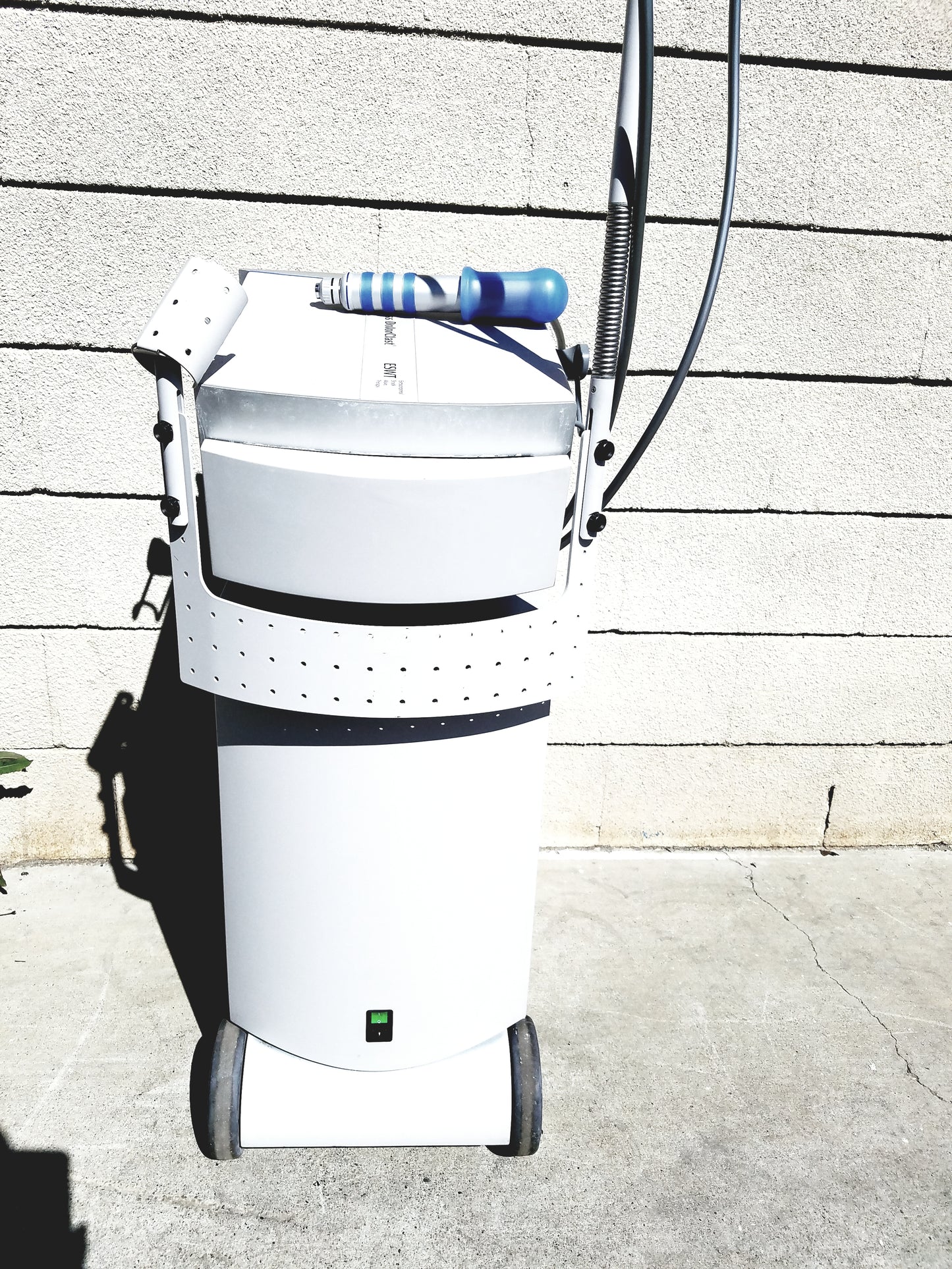 EMS Swiss DolorClast SA CH-1260 Nyon Extracorporeal Shockwave Therapy