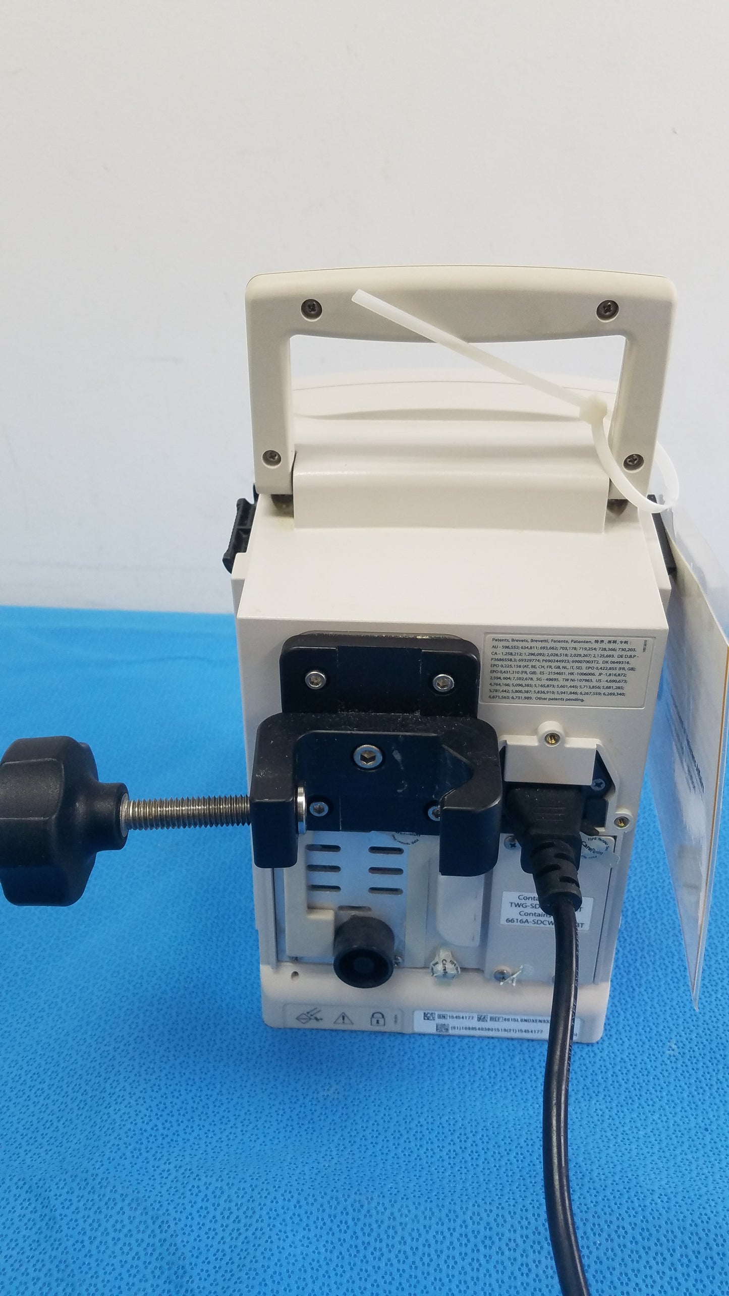 Care Fusion 8015 Alaris PC Infusion Pump
