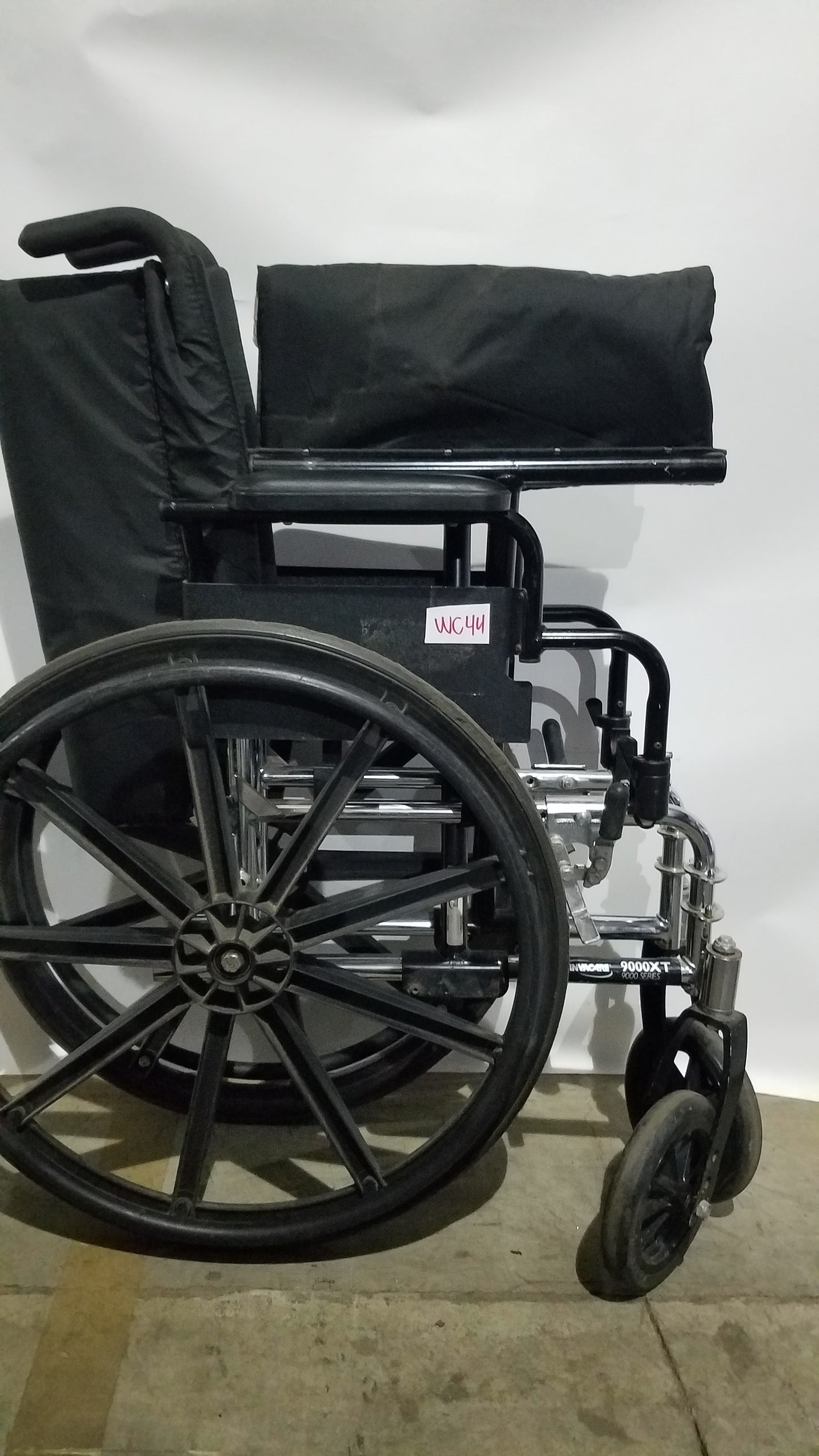 Invacare 9000 XT Manual Wheelchair Folding Heavy Duty Mobility Medical Chair