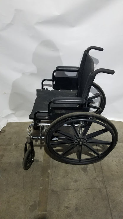 Invacare 9000 XT Manual Wheelchair Folding Heavy Duty Mobility Medical Chair