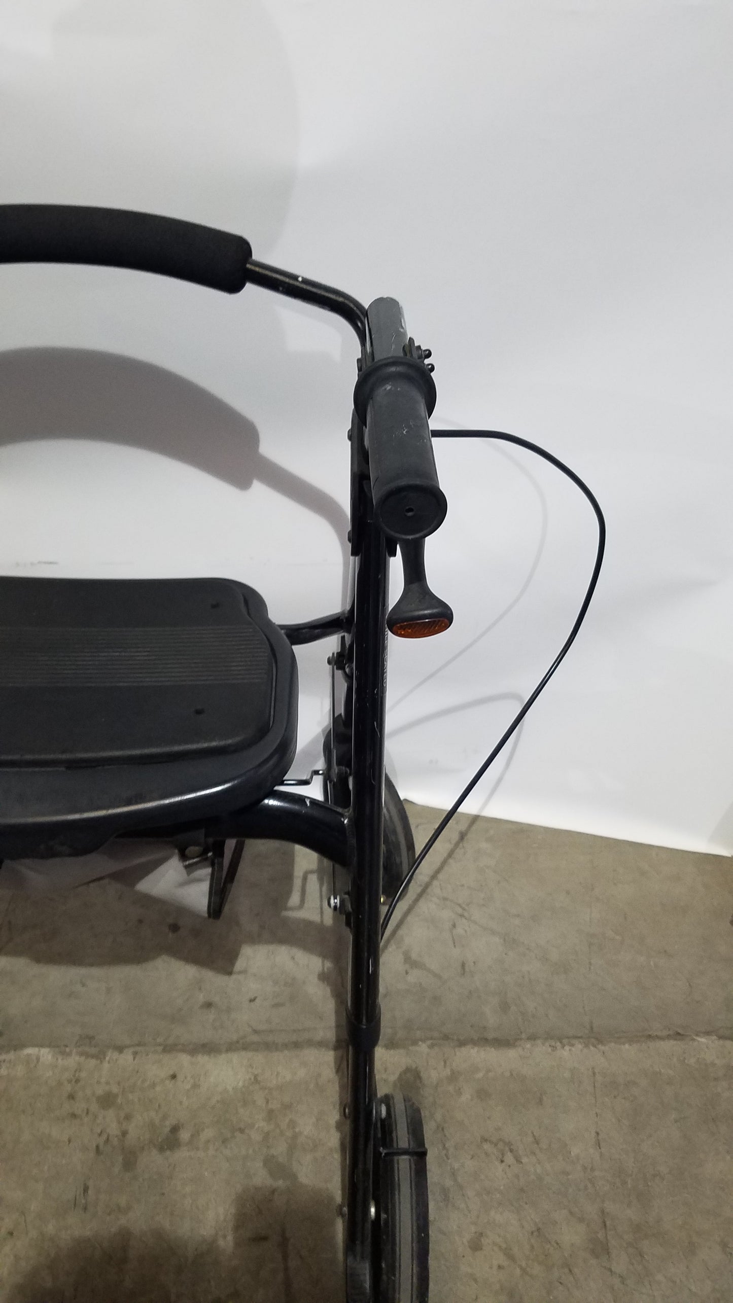 Heavy Duty Rollator Walker with Seat, 4-Wheels