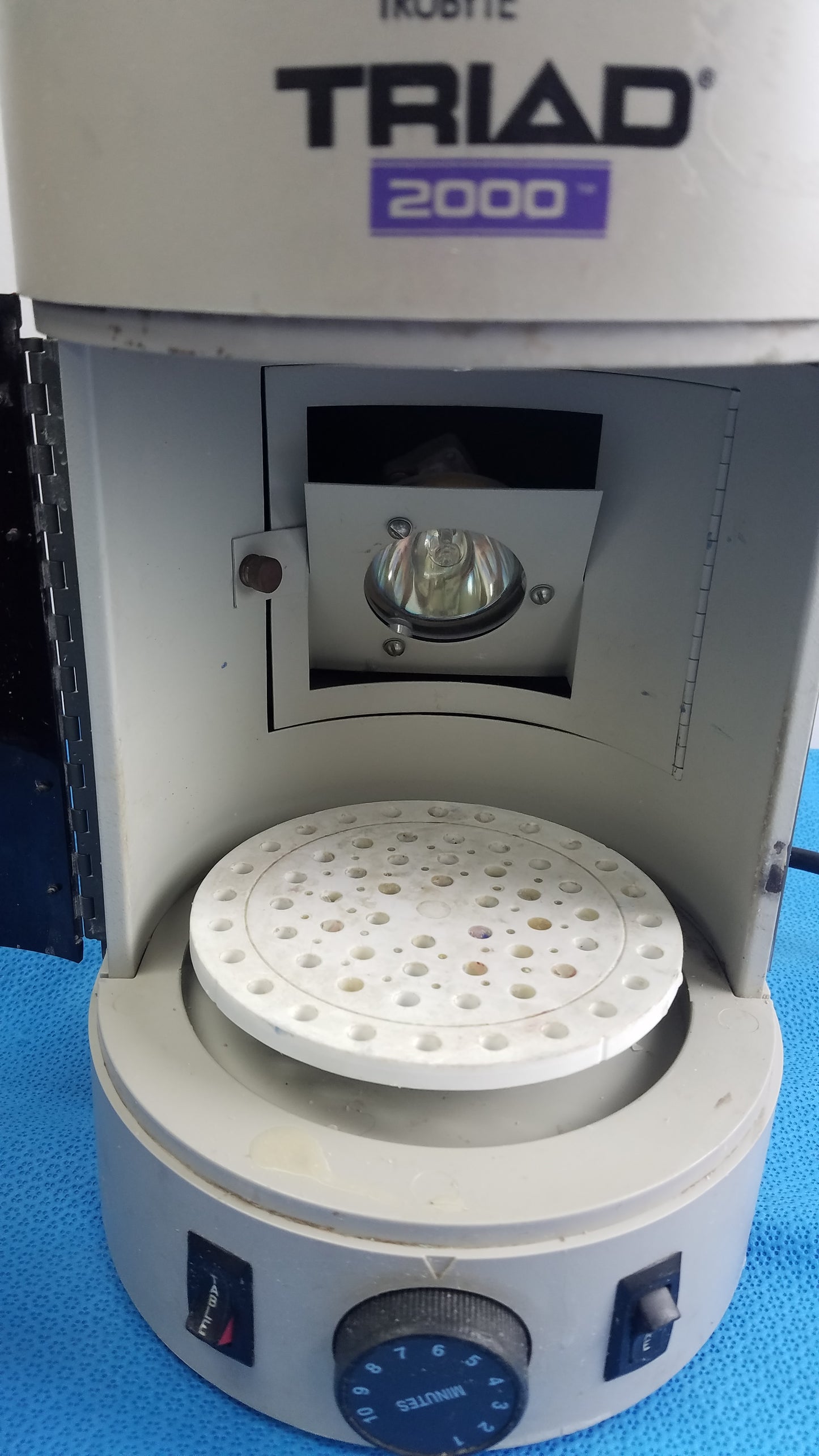 Dentsply Trubyte Triad 2000 Visible Light Curing System