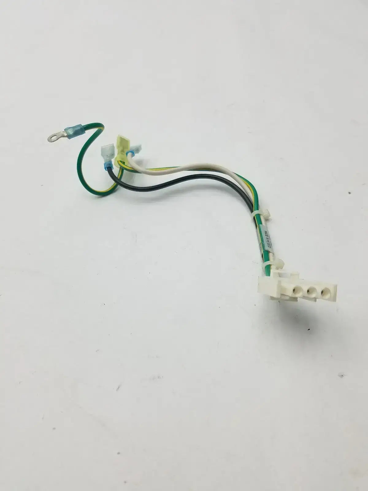 3 Pin Female Connector to 4 Wire Cable 453561174581 Rev B