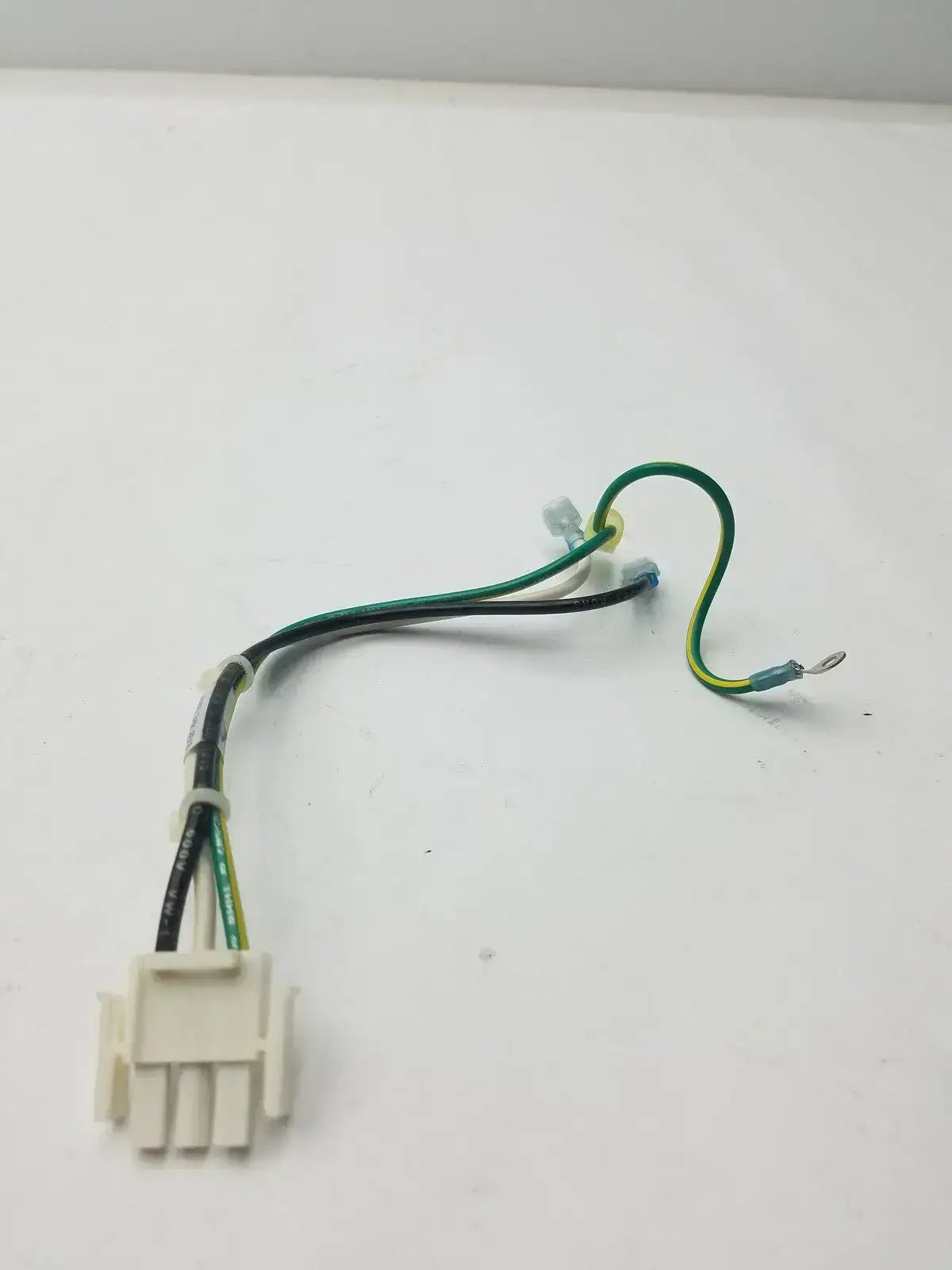 3 Pin Female Connector to 4 Wire Cable 453561174581 Rev B