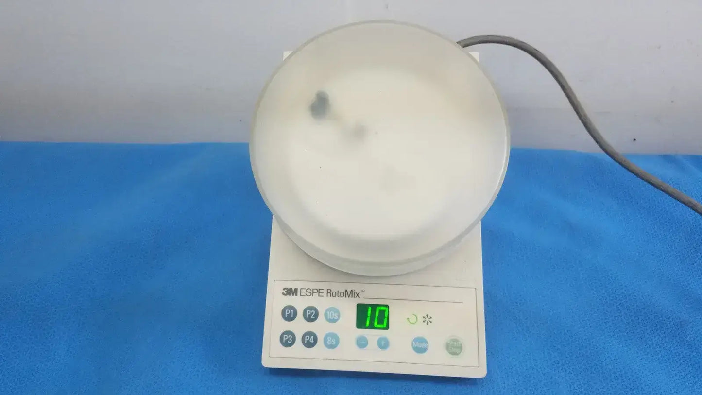 3M ESPE ROTOMIX Capsule Mixing unit 120V / 60 Hz D-82229 Ser. No 960401010284 - Unit