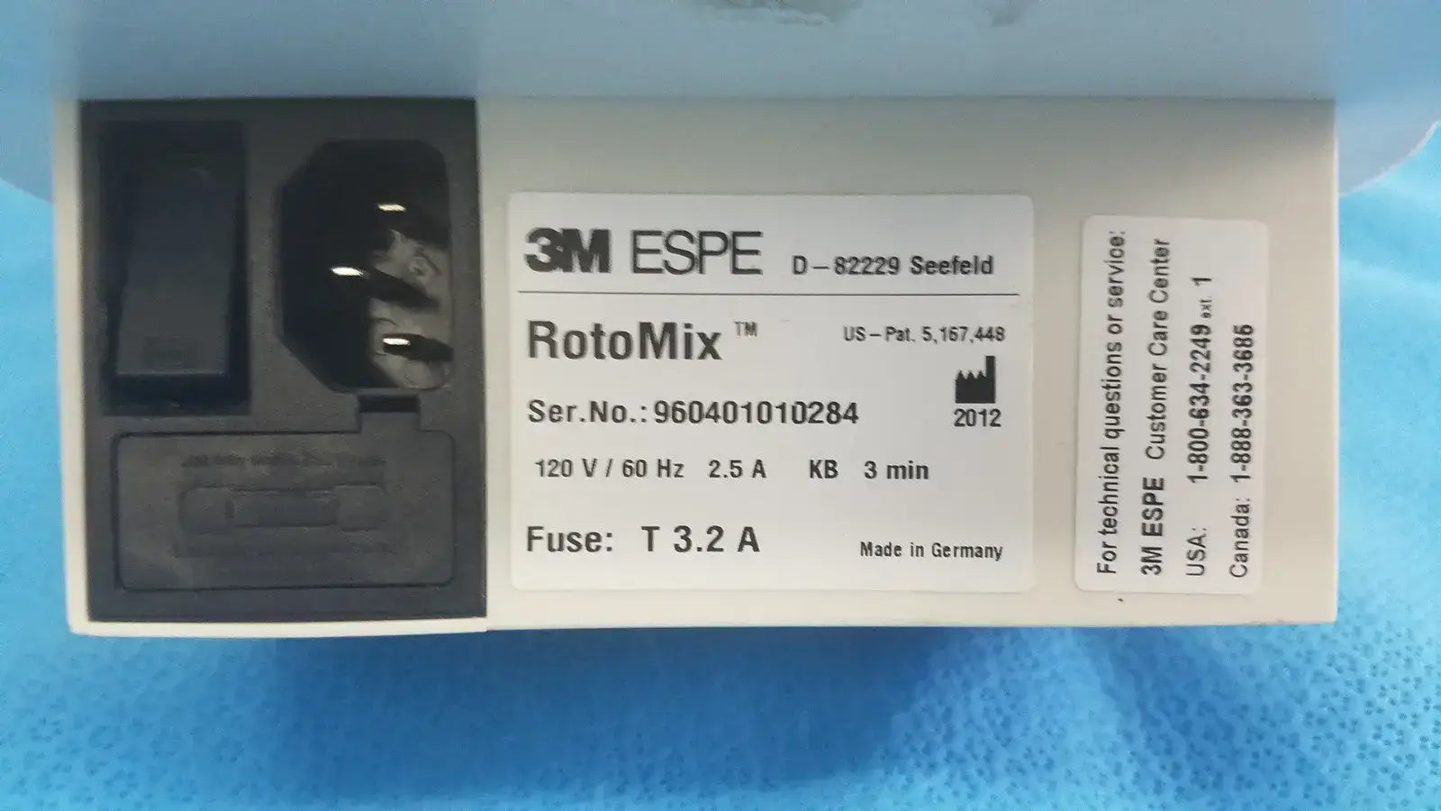 3M ESPE ROTOMIX Capsule Mixing unit 120V / 60 Hz D-82229 Ser. No 960401010284 - Unit