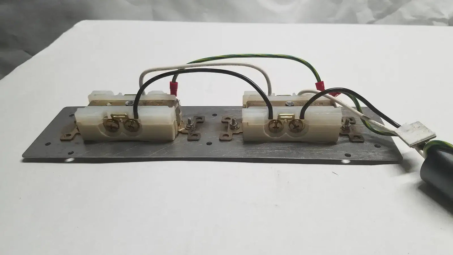4 Female Electric Board Strip Line Output 400VA Max - Power