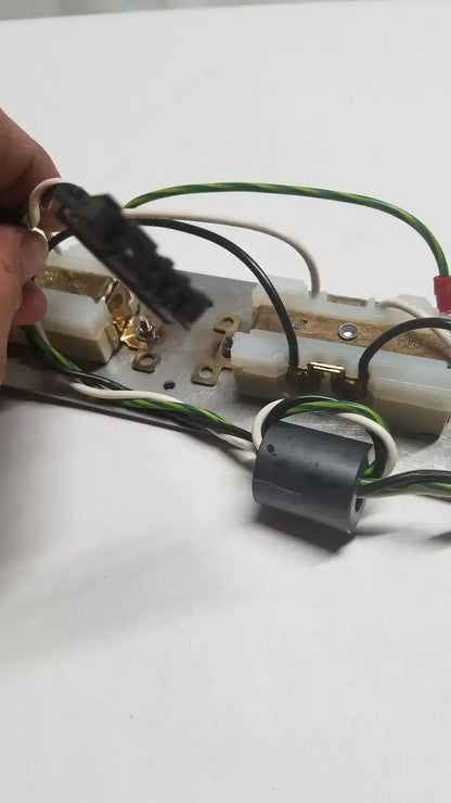 4 Female Electric Board Strip Line Output 400VA Max - Power