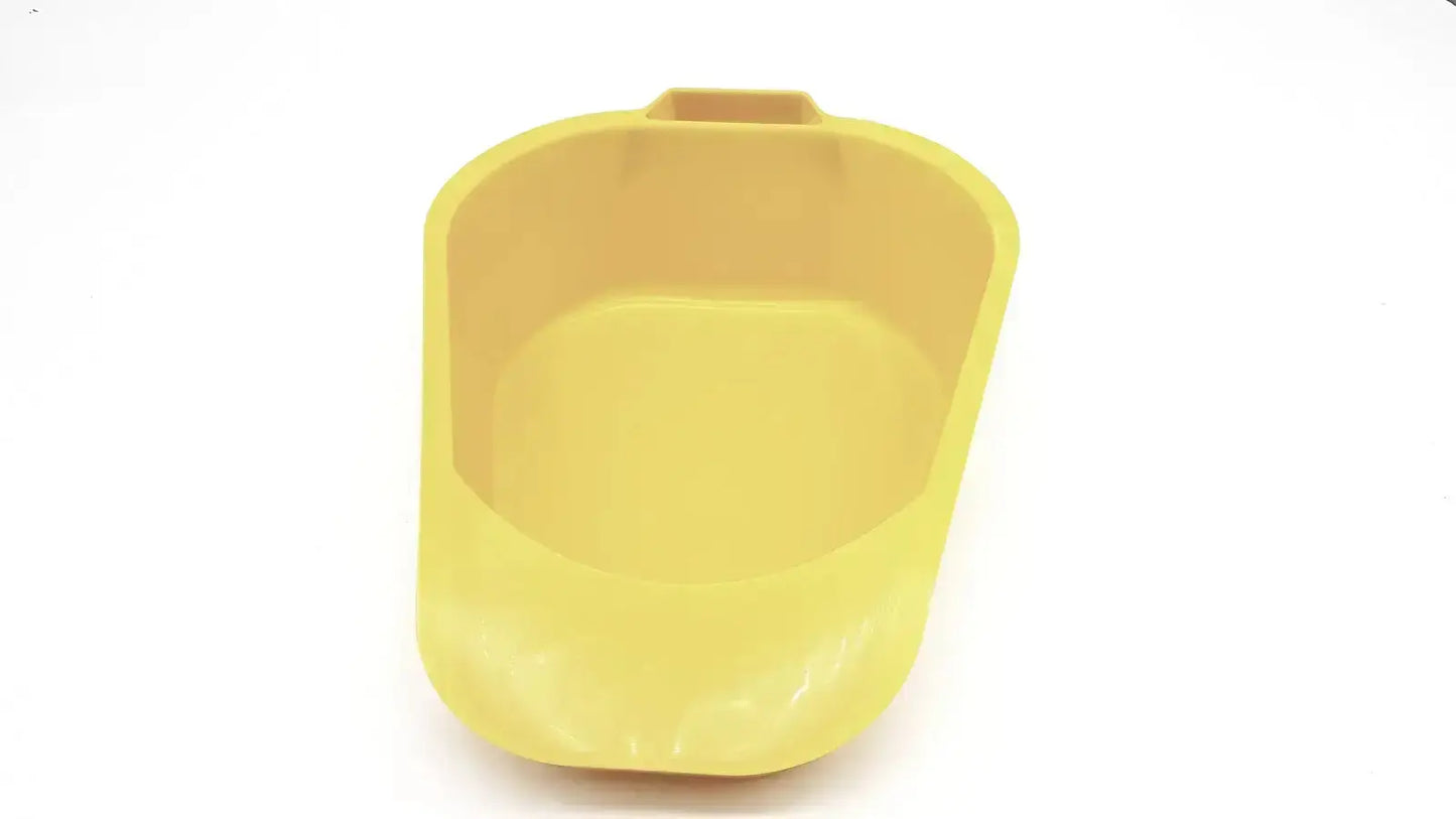 Yellow plastic medegen fracture bedpan with small handle 1.1 quart capacity for medical use
