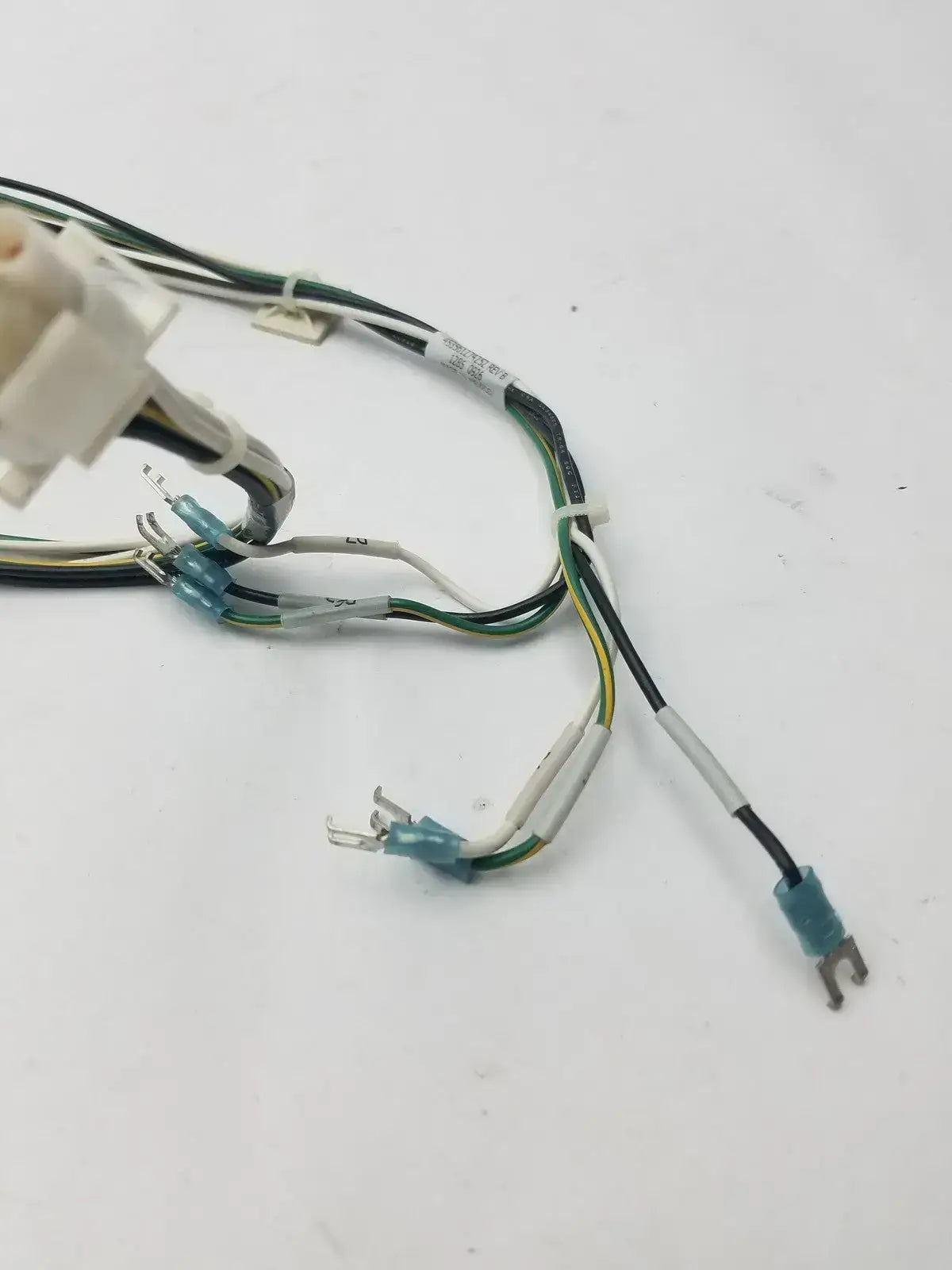 6 Pin Female Connector to Wire Harness 453561274252 Rev B - Cable