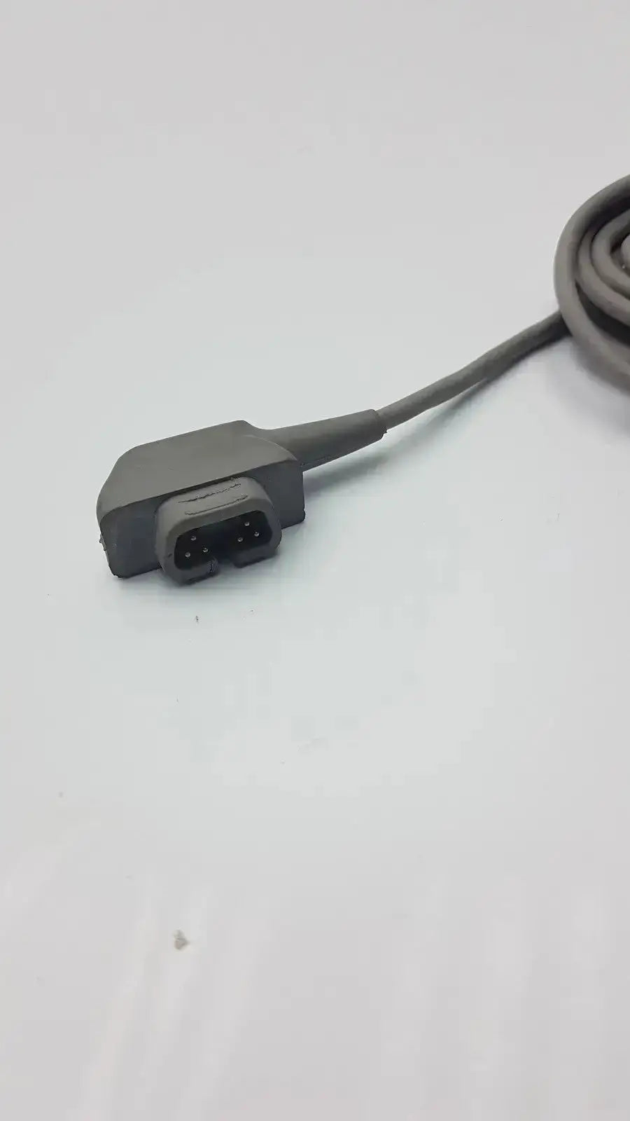 Gray medical-grade 6-pin spo2 finger clip cable with rectangular four-pin connector for adult finger clip use