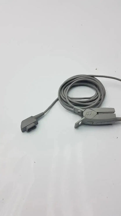 Gray 6-pin spo2 finger clip cable with connector and adult finger clip for cardiac monitoring devices