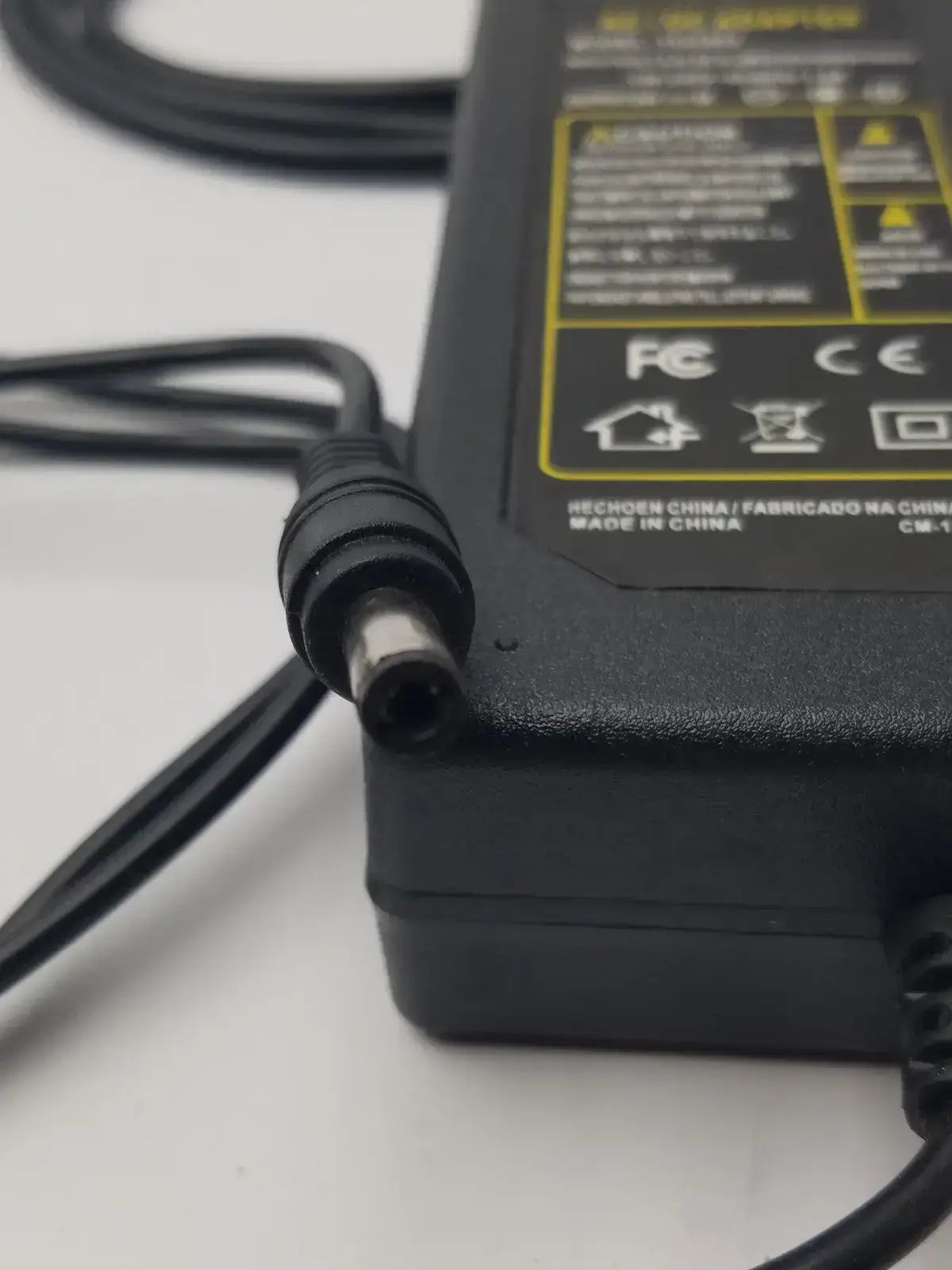 AC/DC Adapter Model:YU0510 (100-240V-50/60Hz 1.6A) - Power