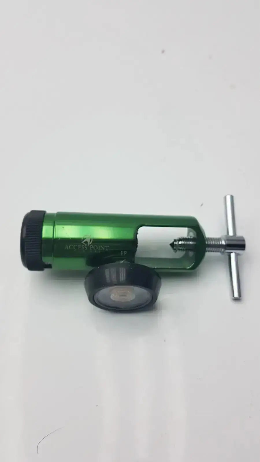 Access point green metallic medical oxygen regulator with black knobs and silver t-handle for oxygen regulation