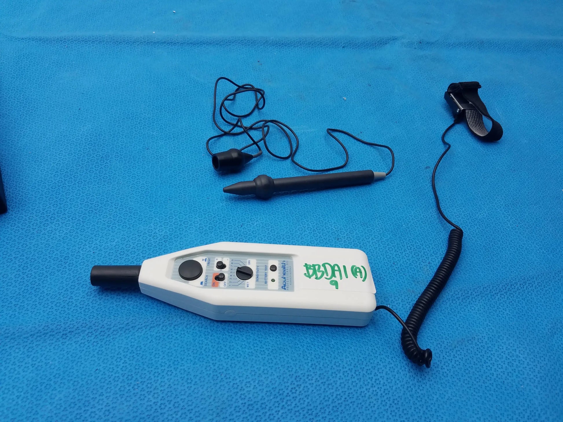 Acuhealth Pro 900 Nerve Stimulator Acupuncture Kit With Case