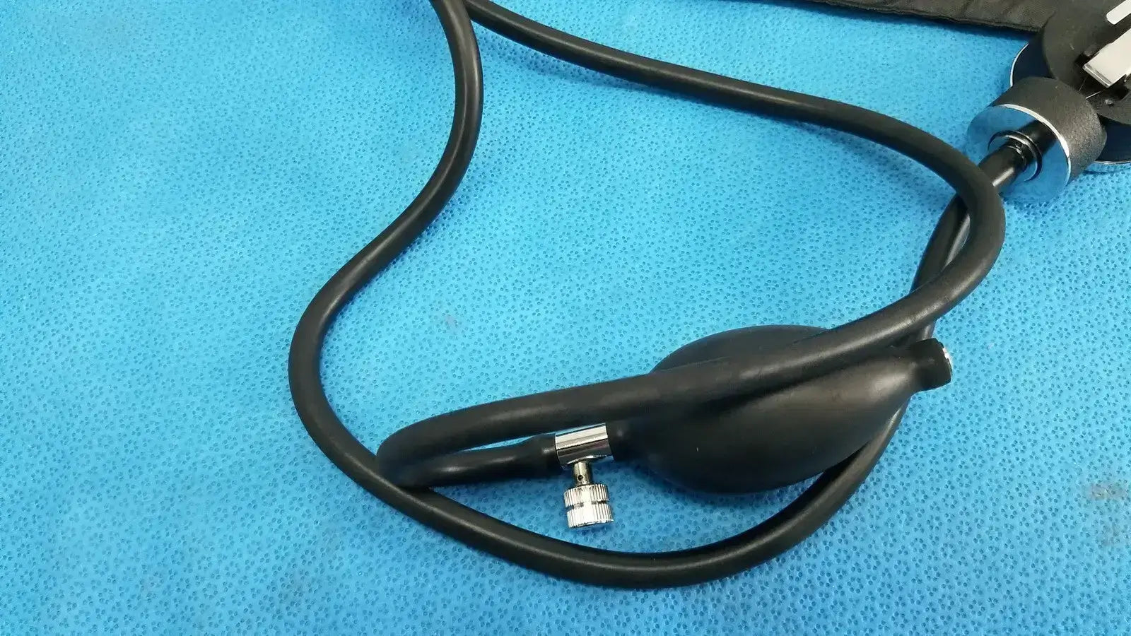 ADC Adcuff Sphygmomanometer Thigh Cuff Aneroid Blood Pressure Monitor 40.6-66cm