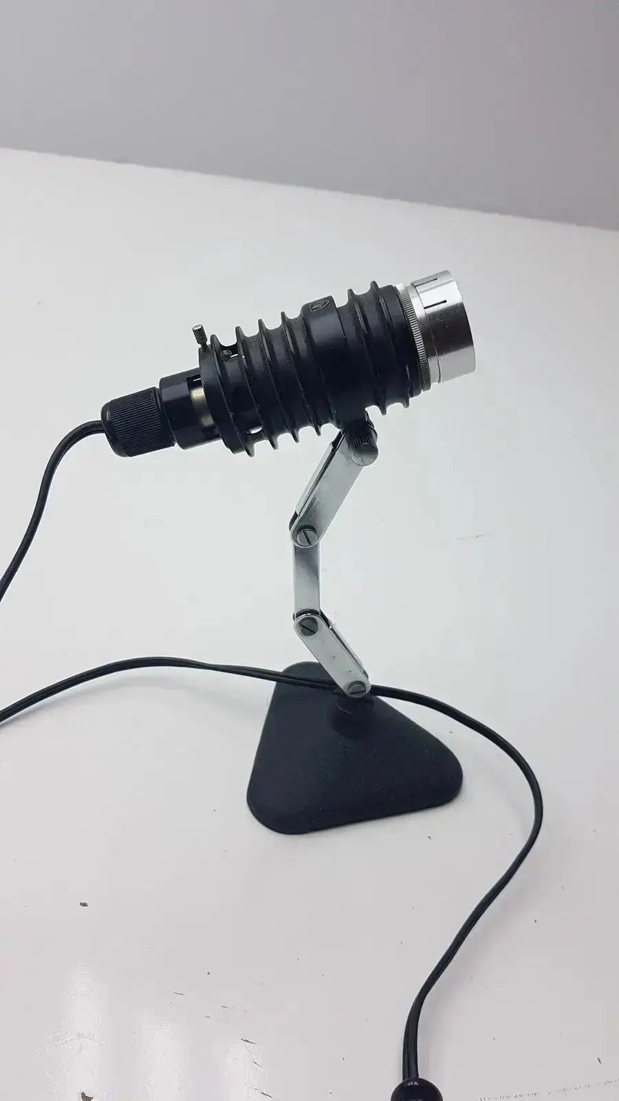 Black and silver adjustable microscope illuminator light lamp with flexible gooseneck arm for precise lighting