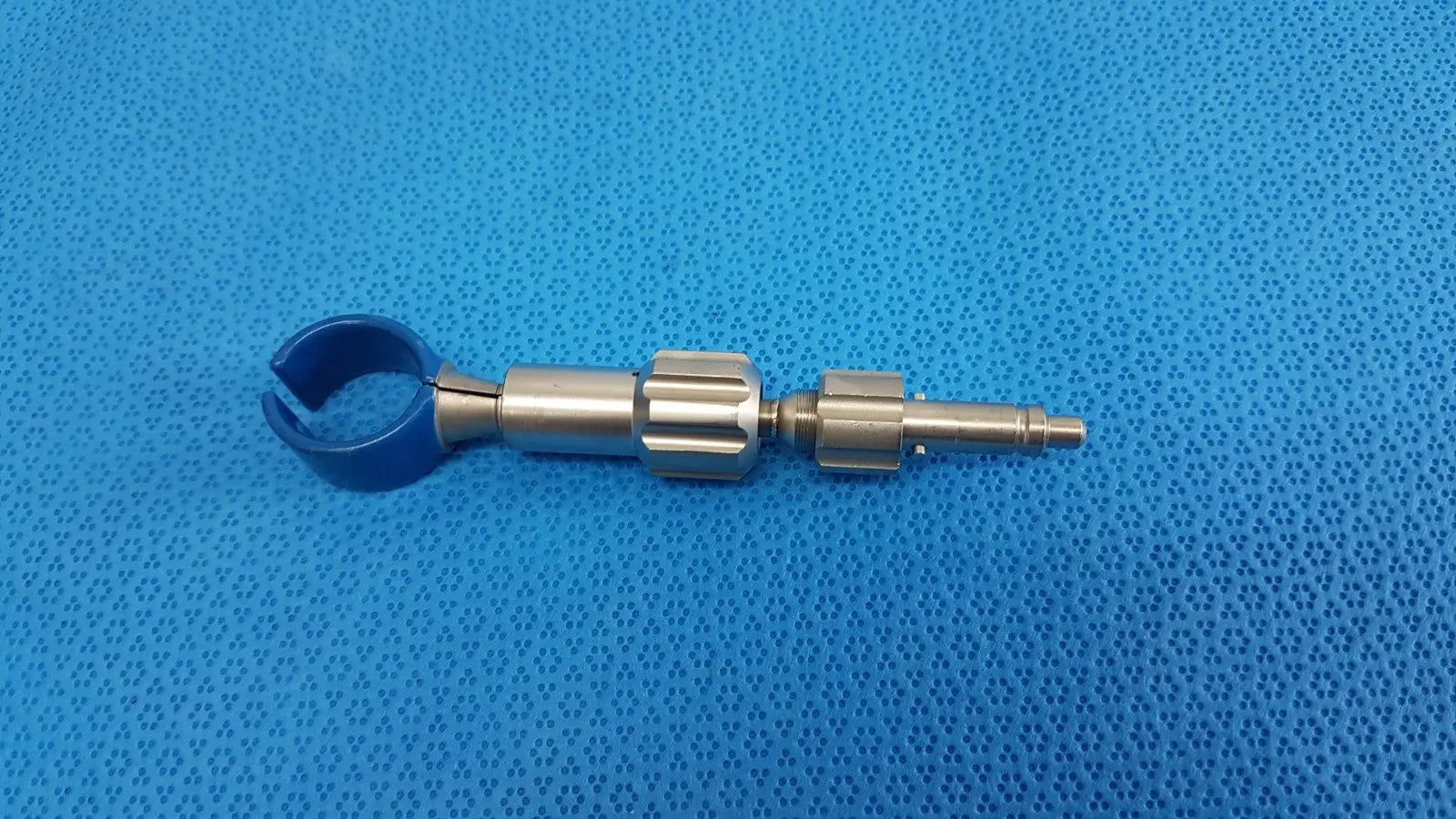 Aesculap RT079R Holding Device – Precision Endoscope Holder