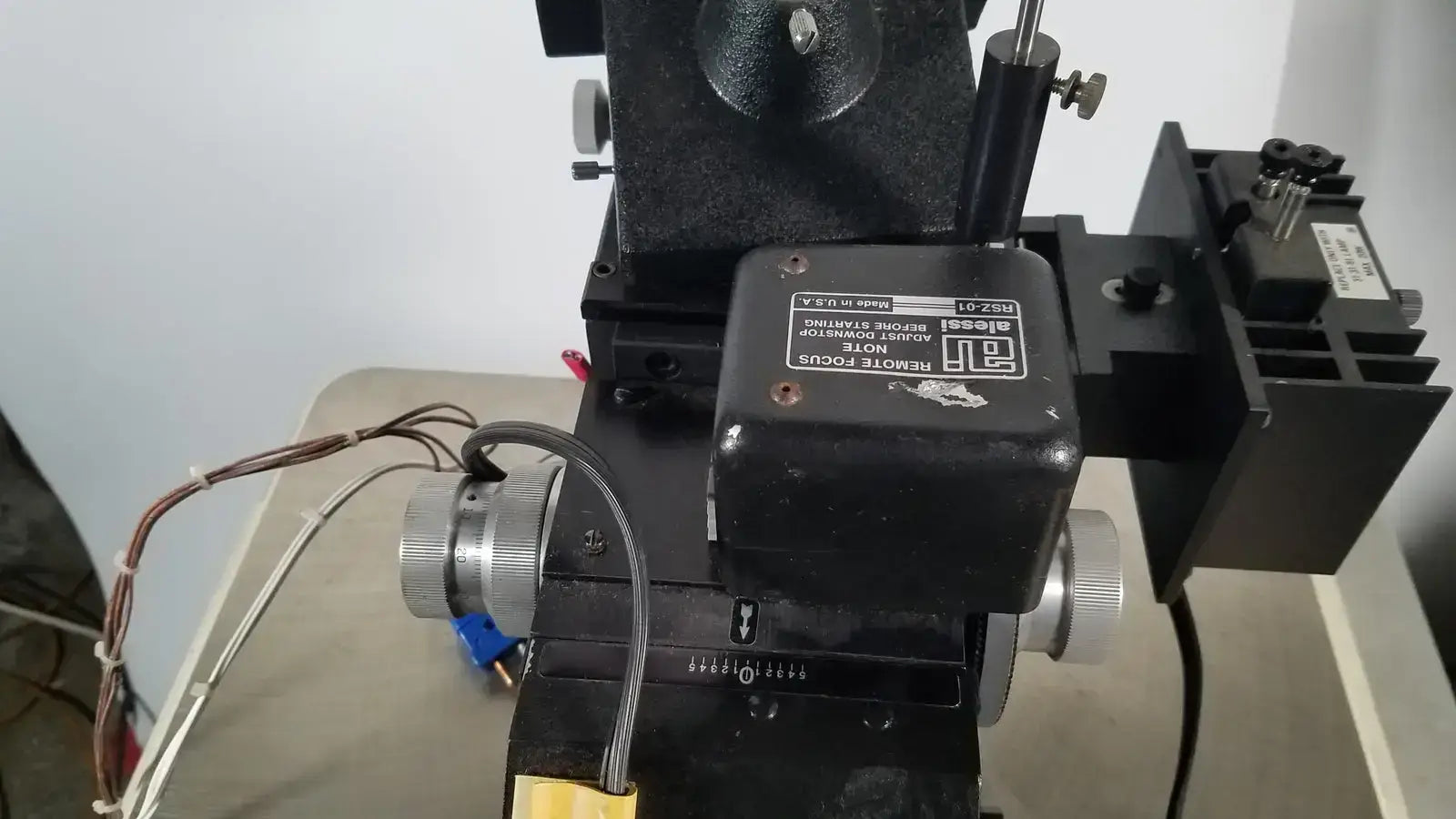 Alessi REL-2500 Semi-Automatic Probe Station
