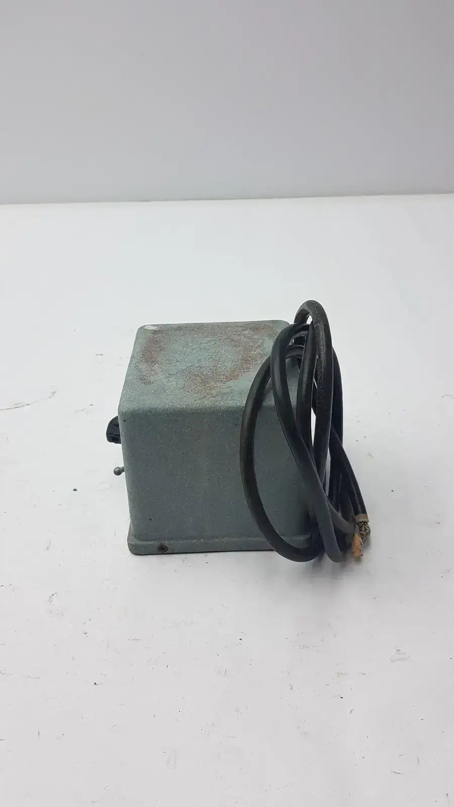 Aloe Scientific Magnestir Cat No V-75652 115 Votls - Magnetic Stirrer