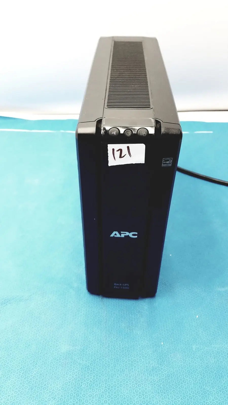 APC Back-UPS Pro 1500 Battery Backup Outlets