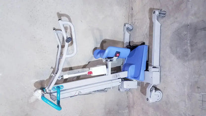 Blue and white arjo sara 3000 hospital mobile patient lift chair with adjustable armrests wheels for standing raising assistance