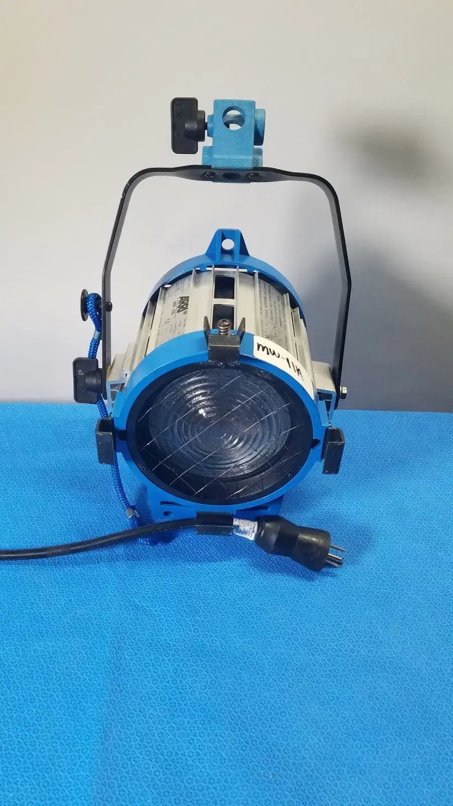 ARRI 650 Plus Tungsten Fresnel Light - 21567