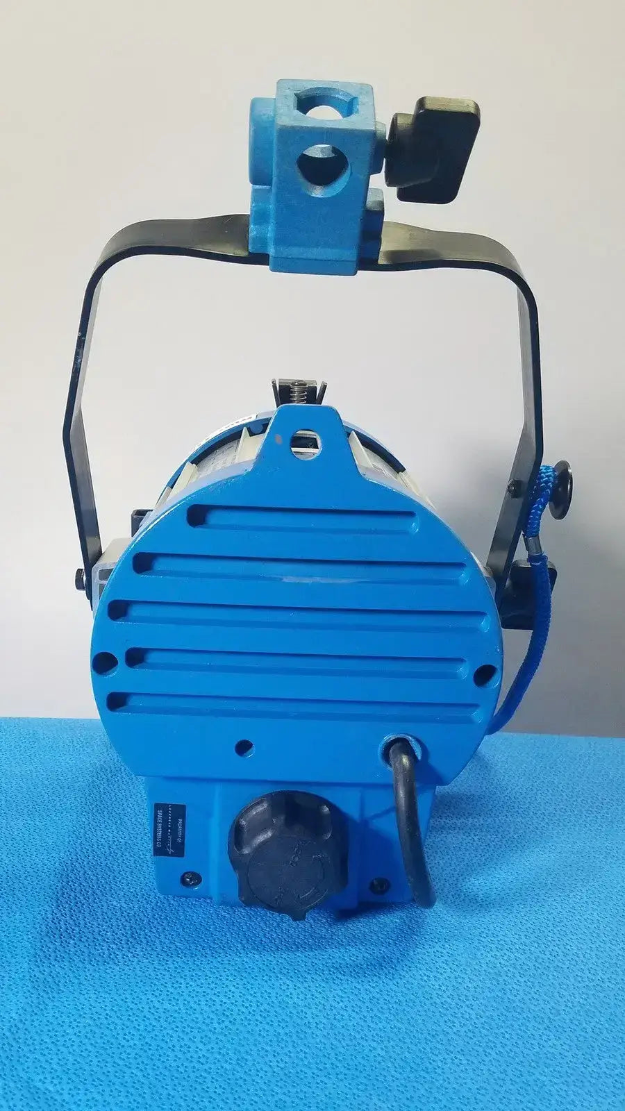 ARRI 650 Plus Tungsten Fresnel Light - 21567