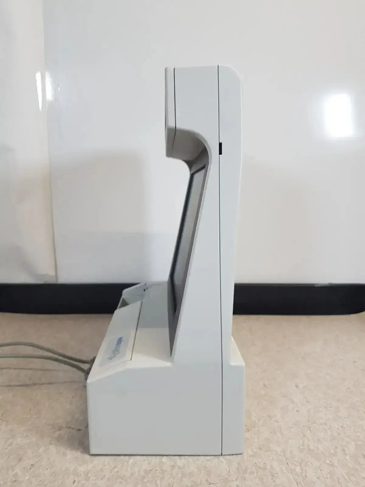 White plastic audioscan verifit vf-1 hearing aid analyzer with curved screen and receipt slot part no 2325