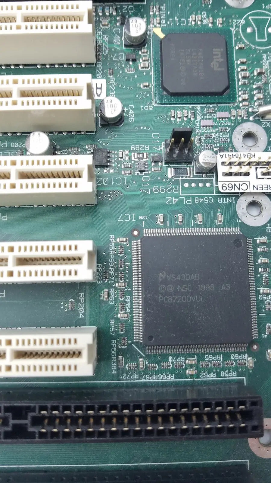 Axiomtek SBC 1000 With Intel 815 Chipset & MT16LSDT3264AG-12EE1 - Single Board Computer
